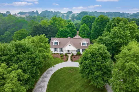 6155 Branch Flat Rd, Zanesville, OH 43701
