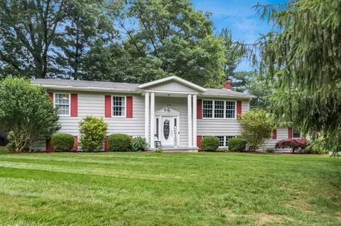 295 Skyline Dr, Zanesville, OH 43701
