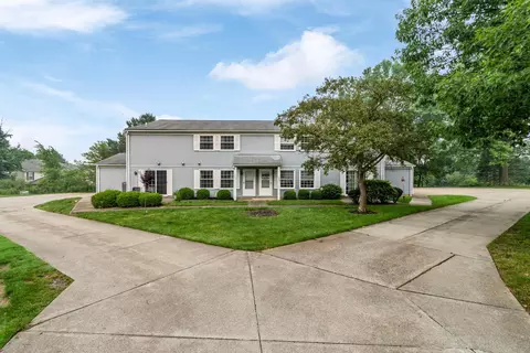13742 Oakbrook Dr #3742, North Royalton, OH 44133