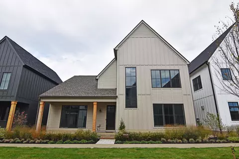 2875 Katmai Dr, Columbus, OH 43228