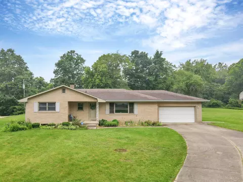 456 Lisa Cir NE, Newark, OH 43055