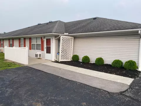 4475 Greystone Village Dr #9-A, Columbus, OH 43228