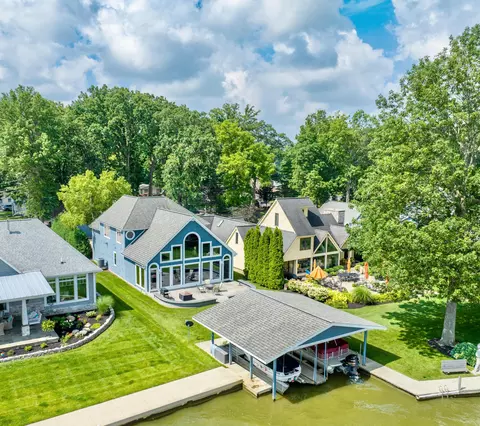 9400 Lakeshore Dr E, Huntsville, OH 43324