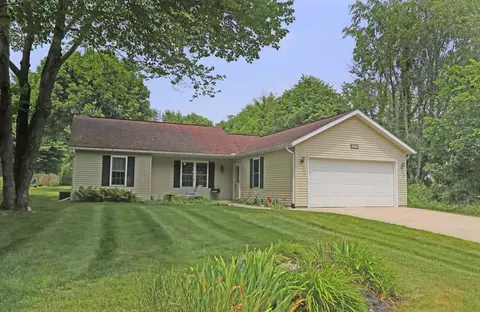 22579 Cornish Rd, Howard, OH 43028