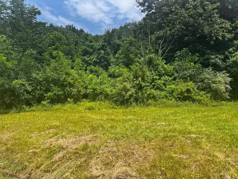 420 Highland Hills Dr, Howard, OH 43028