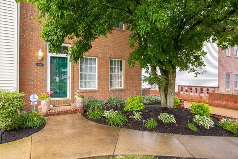 1047 Crestfield St, Ontario, OH 44906