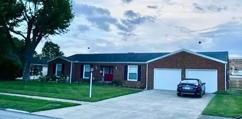 525 Lawnwood Ct, Circleville, OH 43113