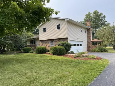 8245 Walnut Ave, Galena, OH 43021