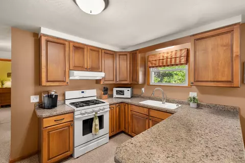 1032 Crestview Dr, Crestline, OH 44827 photo 9