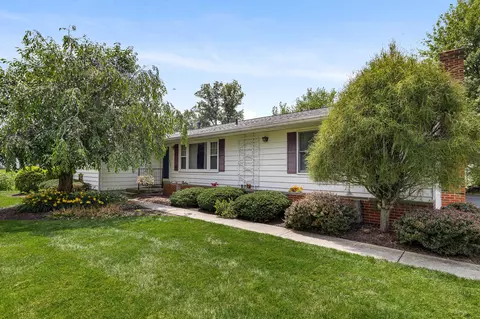 1032 Crestview Dr, Crestline, OH 44827 photo 2