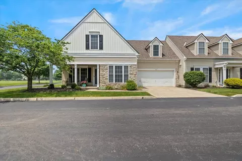 581 Foxdale Pl, Powell, OH 43065