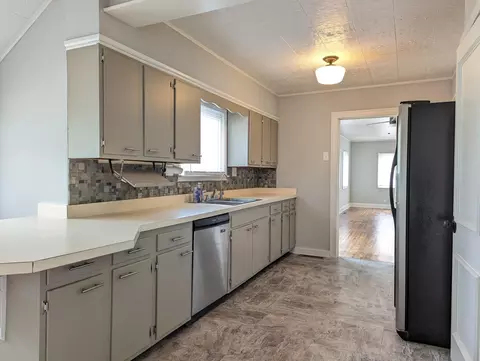 160 W Possum Rd, Springfield, OH 45506 photo 5