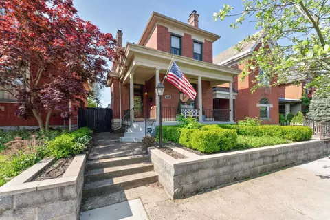 391 E Whittier St, Columbus, OH 43206