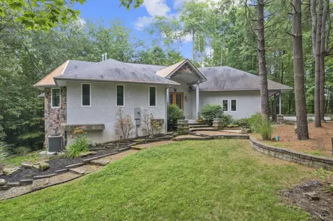 20820 Cherry Ridge Rd, New Plymouth, OH 45654