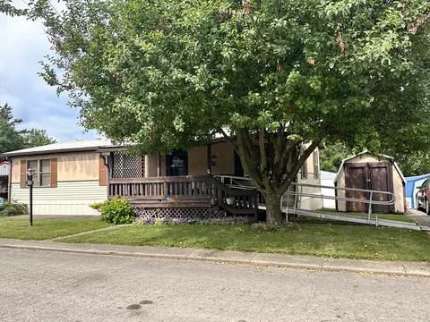 301 Ridgeview Dr, Circleville, OH 43113