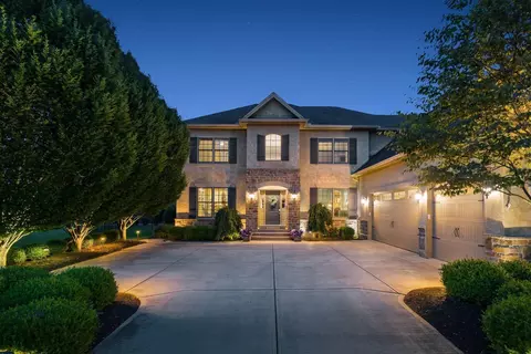 4536 Village Club Dr, Powell, OH 43065