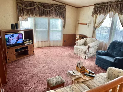 301 Robert Dr, Pataskala, OH 43062
