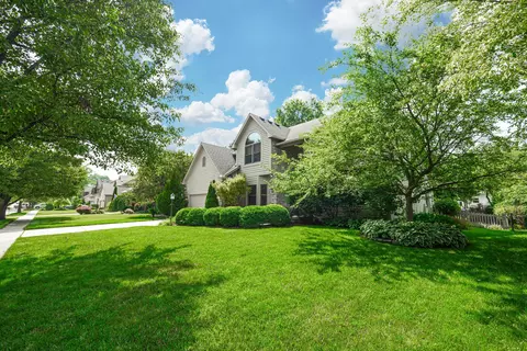 6801 Meadow Glen Dr S, Westerville, OH 43082