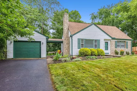 226 Winter Dr, Worthington, OH 43085