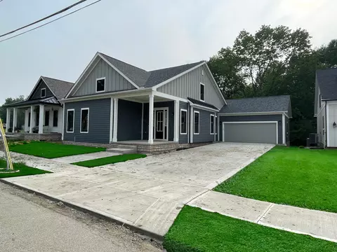 40 Clinton St, Canal Winchester, OH 43110
