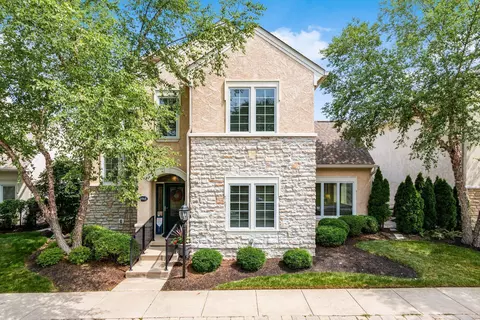 9918 Kingston Cir, Powell, OH 43065