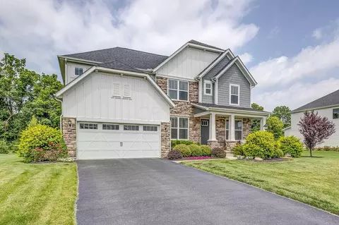 6543 Brookview Manor Dr, Galena, OH 43021