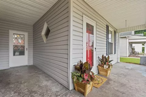 103 E North St, Hebron, OH 43025 photo 29