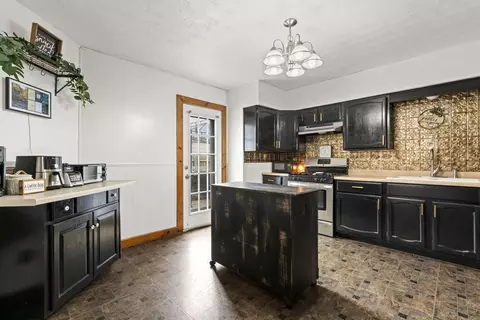 103 E North St, Hebron, OH 43025 photo 9