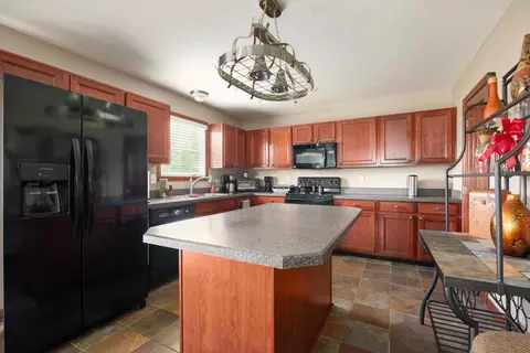 5860 Stevens Dr, Orient, OH 43146 photo 8