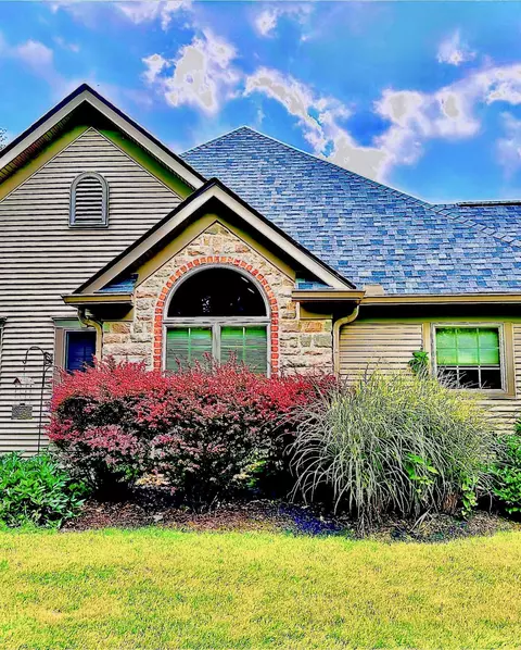 438 Cottage Grv E, Heath, OH 43056