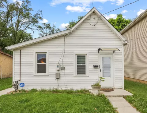 697 E Mound St, Circleville, OH 43113