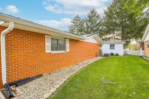 2055 Chippewa Dr, Circleville, OH 43113 photo 4