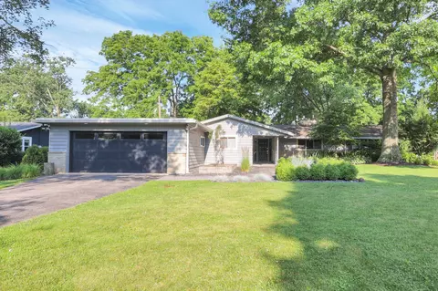 6015 Stuart Ln, Worthington, OH 43085