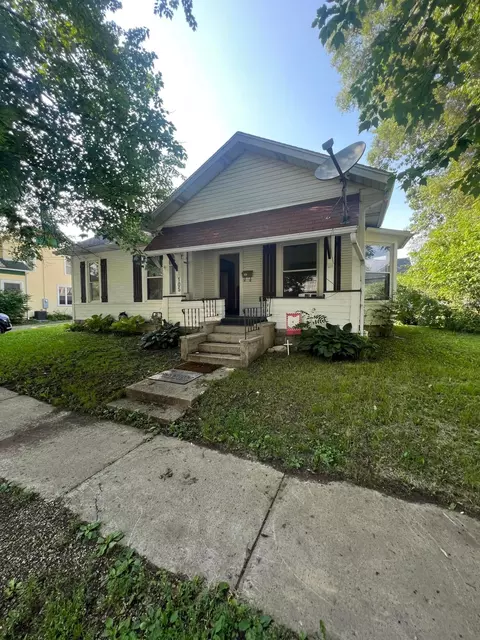 105 W Walnut St, Cardington, OH 43315