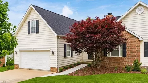 2935 Eagle Crest Dr, Zanesville, OH 43701