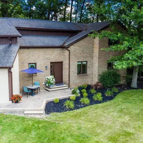 8751 Craigston Ct, Dublin, OH 43017
