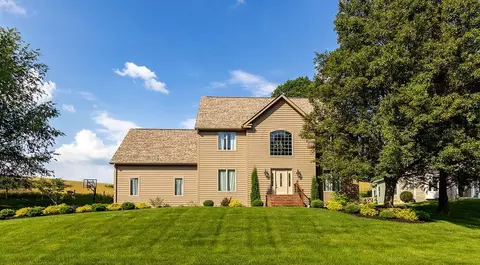 540 Pinehurst Ct, Newark, OH 43055