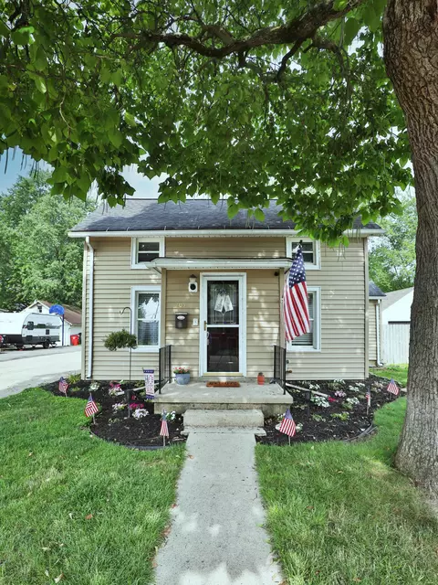 205 East St, Ashville, OH 43103