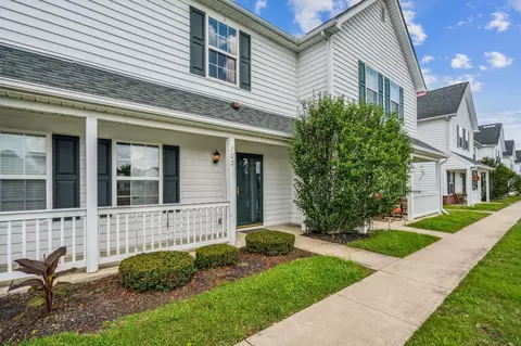 703 Pondview Dr, Grove City, OH 43123