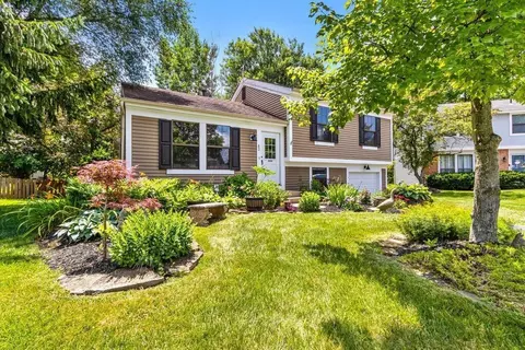 63 Ridgedale Ct, Powell, OH 43065