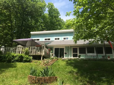 6605 Jeff Ln, Athens, OH 45701