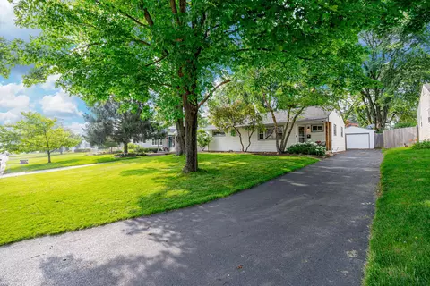 2714 Nottingham Rd, Columbus, OH 43221