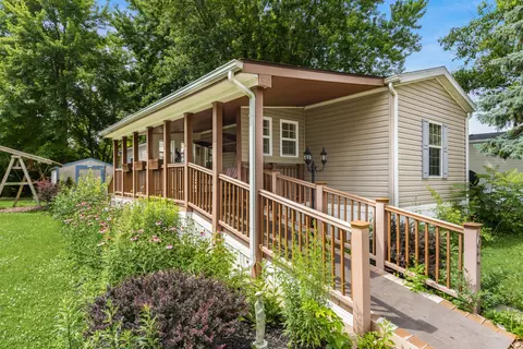 61 Woodcrest Dr, Marysville, OH 43040