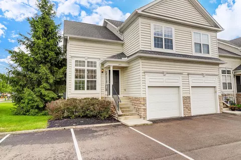 253 Hemlock Ravine Dr, Blacklick, OH 43004