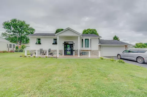 22 Maureen Dr, Heath, OH 43056