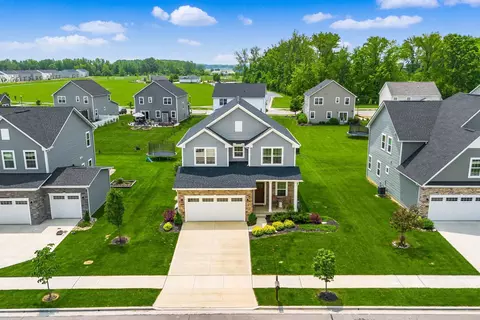 425 Pagoda Loop, Delaware, OH 43015