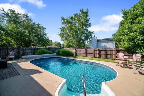 2447 Hardy Pkwy, Grove City, OH 43123