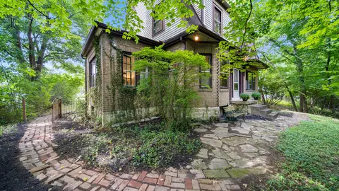 235 Walhalla Rd, Columbus, OH 43202