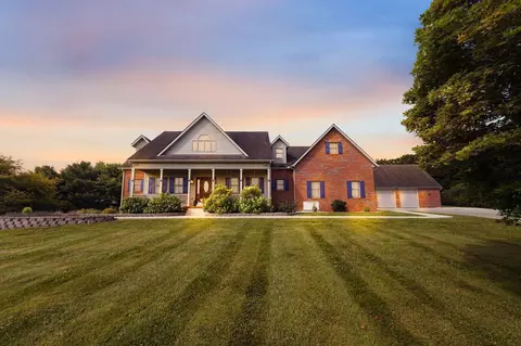 56 Misty Meadows Dr, Heath, OH 43056