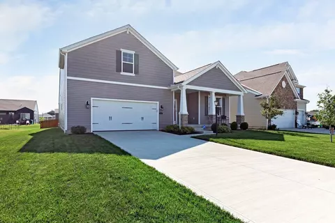 302 Mahogany Ln, Commercial Point, OH 43116